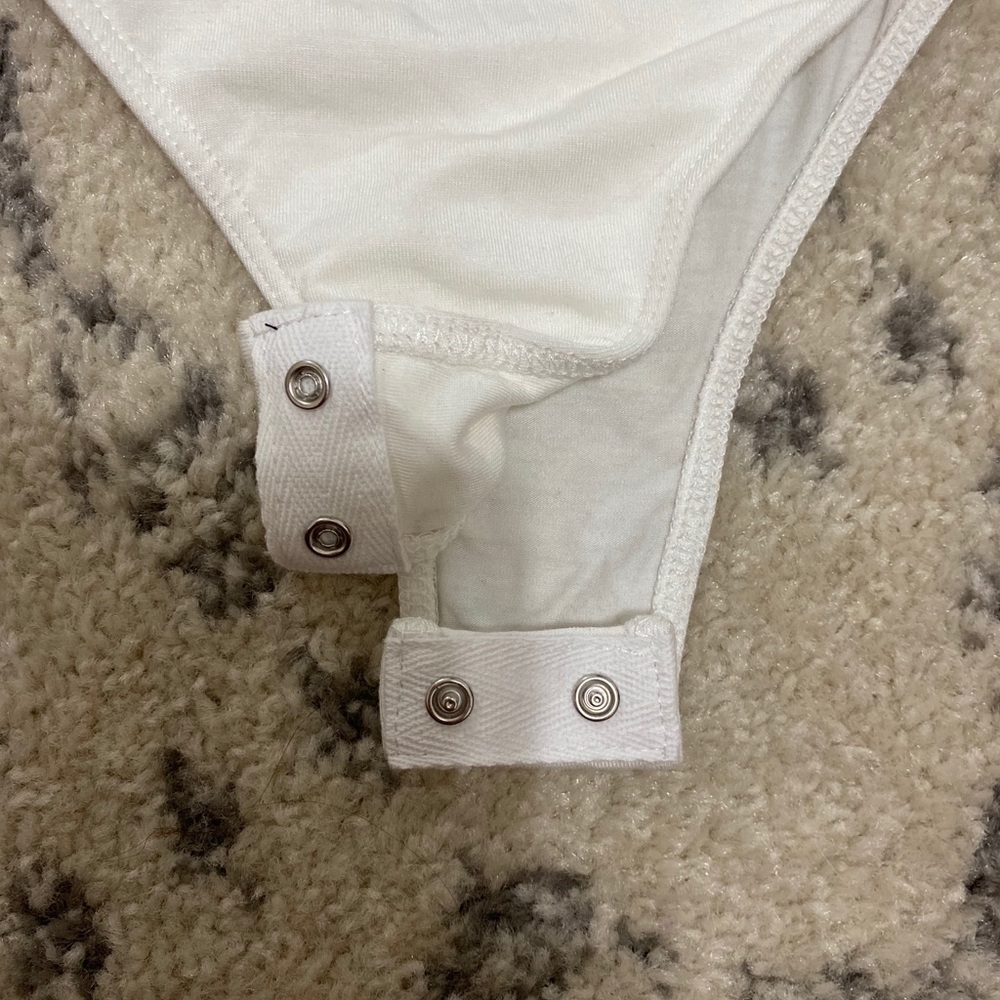 White plunging neck body suit - Picture 6 of 8